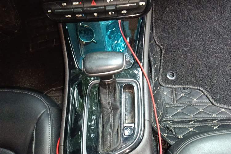 Used GAC Trumpchi GA4 2018 200T Automatic Luxury Edition Gear Lever