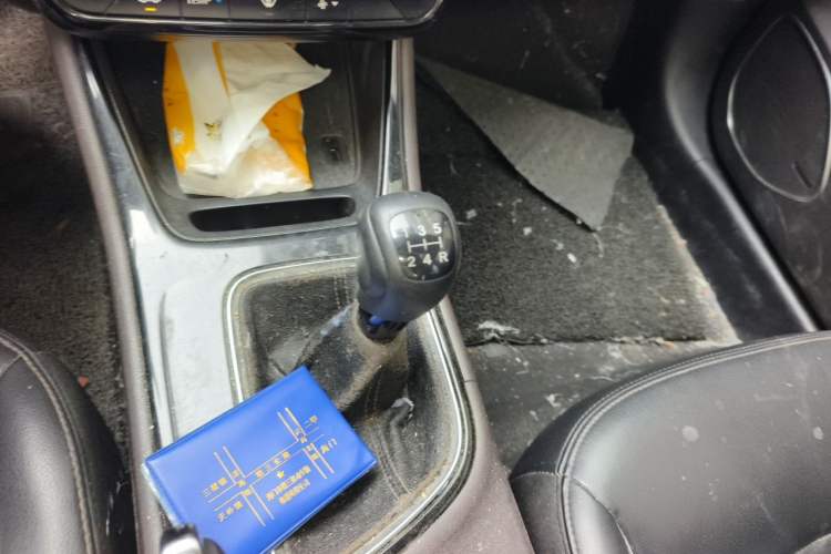 Used GAC Trumpchi GA4 2018 200T Manual Luxury Edition Gear Lever