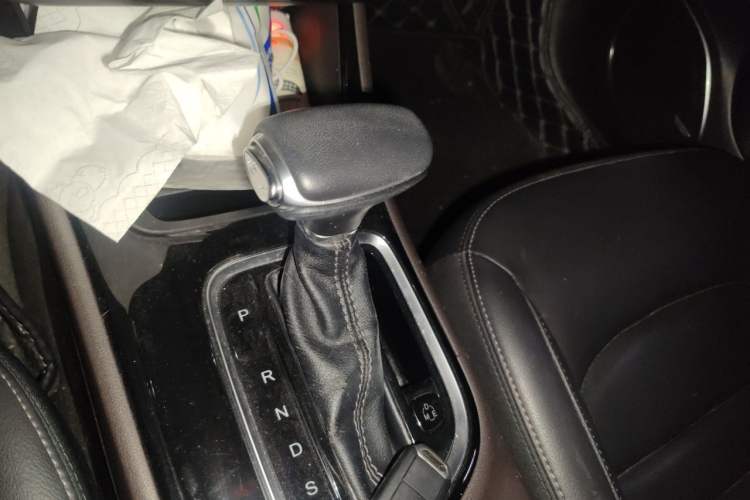 Used GAC Trumpchi GA4 2018 200T Automatic Luxury Edition Gear Lever
