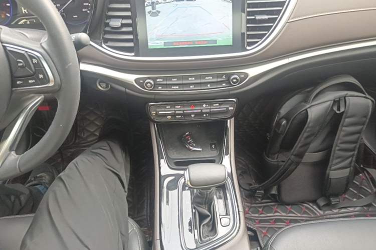 Used GAC Trumpchi GA4 2018 200T Automatic Luxury Edition Gear Lever