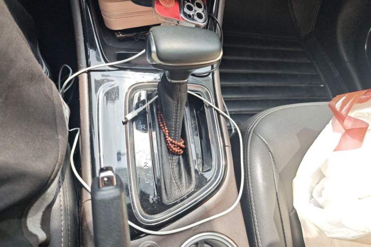 Used GAC Trumpchi GA4 2018 150N Automatic Luxury Edition Gear Lever