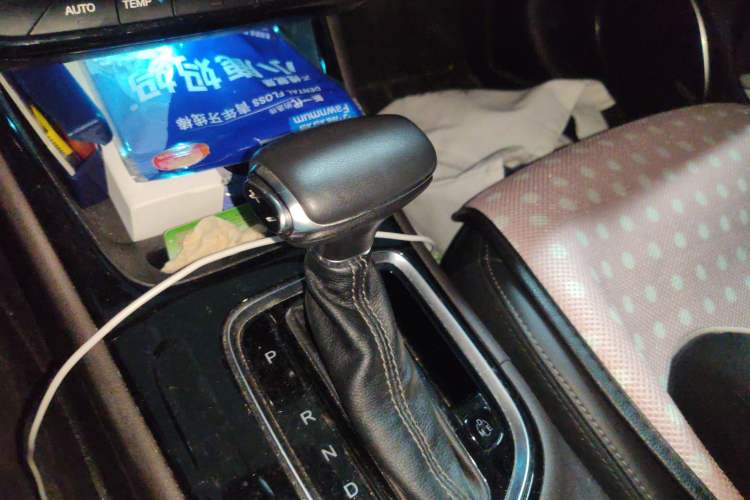 Used GAC Trumpchi GA4 2018 200T Automatic Luxury Edition Gear Lever