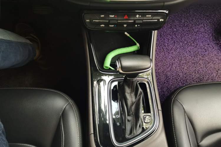 Used GAC Trumpchi GA4 2018 200T Automatic Luxury Edition Gear Lever