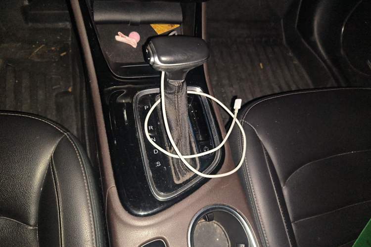 Used GAC Trumpchi GA4 2018 200T Automatic Luxury Edition Gear Lever