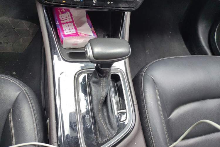 Used GAC Trumpchi GA4 2018 200T Automatic Luxury Edition Gear Lever