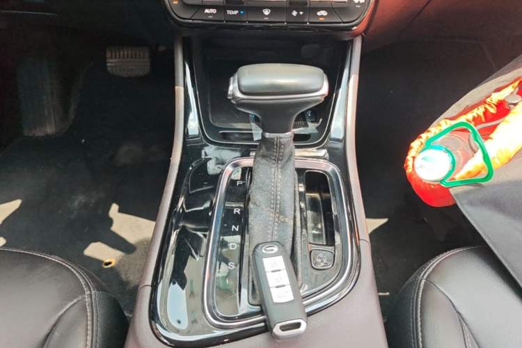 Used GAC Trumpchi GA4 2018 200T Automatic Luxury Edition Gear Lever