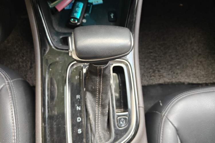Used GAC Trumpchi GA4 2018 200T Automatic Luxury Edition Gear Lever