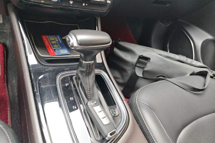 Used GAC Trumpchi GA4 2018 200T Automatic Luxury Edition Gear Lever