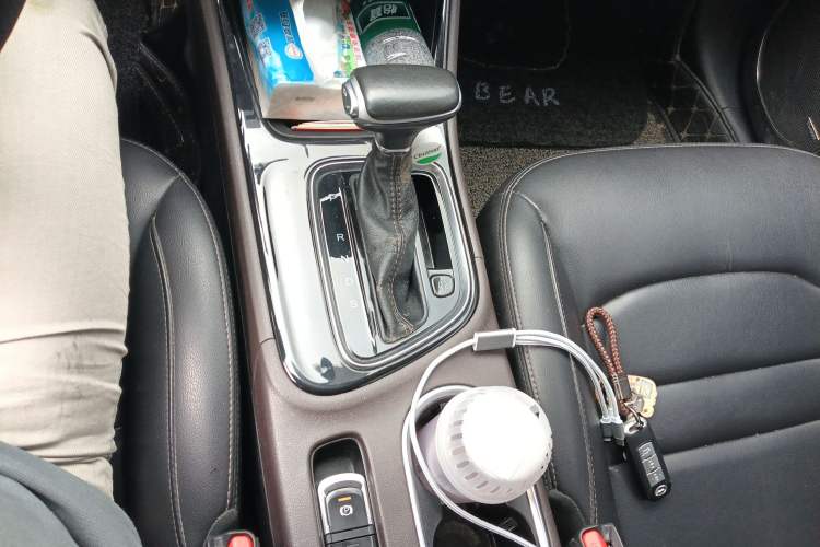 Used GAC Trumpchi GA4 2018 200T Automatic Luxury Edition Gear Lever
