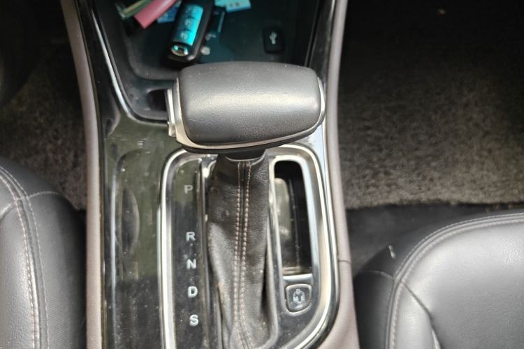 Used GAC Trumpchi GA4 2018 200T Automatic Luxury Edition Gear Lever