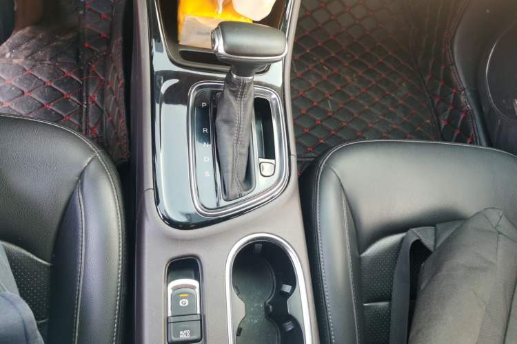 Used GAC Trumpchi GA4 2018 200T Automatic Luxury Edition Gear Lever