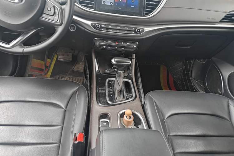 Used GAC Trumpchi GA4 2018 200T Automatic Luxury Edition Gear Lever
