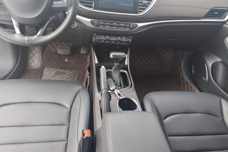 Used GAC Trumpchi GA4 2018 150N Automatic Luxury Edition Gear Lever