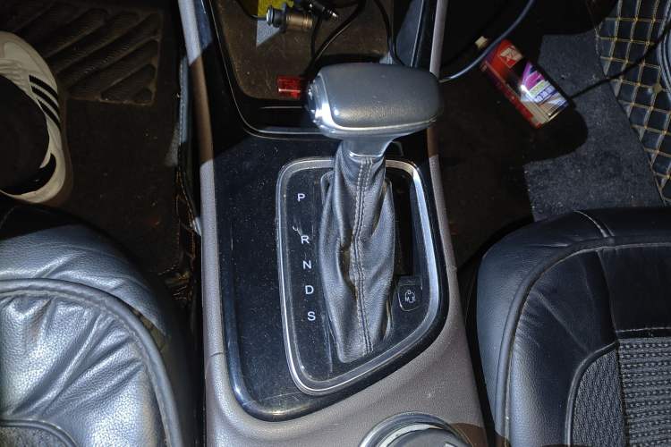 Used GAC Trumpchi GA4 2018 200T Automatic Luxury Edition Gear Lever