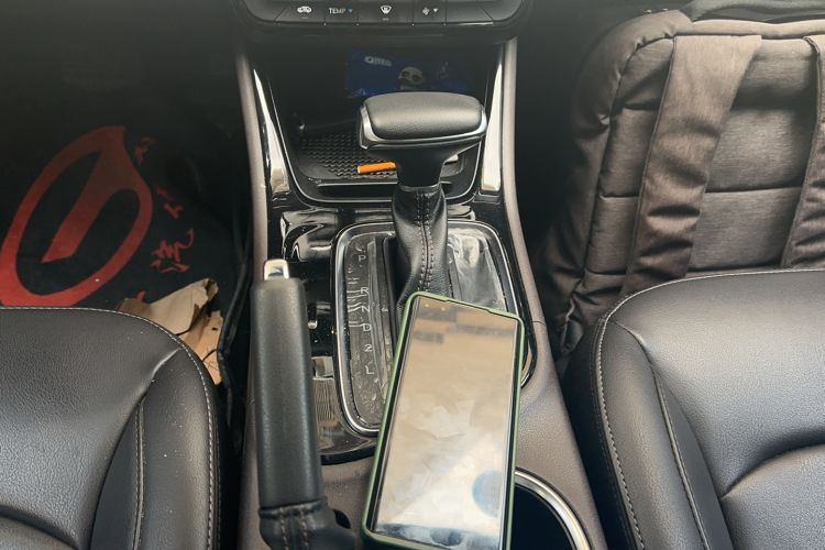 Used GAC Trumpchi GA4 2018 150N Automatic Luxury Edition Gear Lever