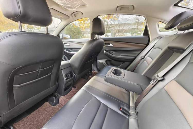 Used GAC Trumpchi GA4 2018 200T Automatic Luxury Edition Interior 4