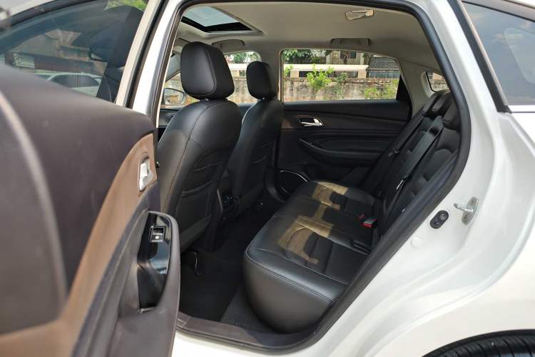 Used GAC Trumpchi GA4 2018 200T Automatic Luxury Edition Interior 9