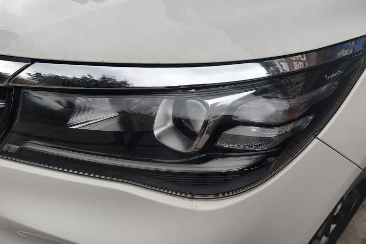 Used GAC Trumpchi GA4 2018 200T Automatic Luxury Edition Left Front Headlight
