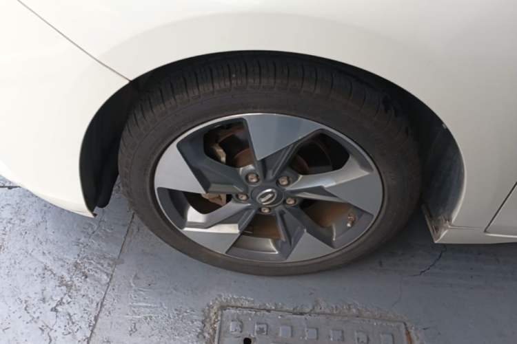 Used GAC Trumpchi GA4 2018 200T Automatic Luxury Edition Left Front Wheel Hub