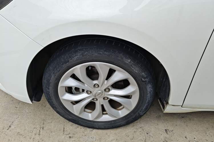Used GAC Trumpchi GA4 2018 150N Automatic Luxury Edition Left Front Wheel Hub
