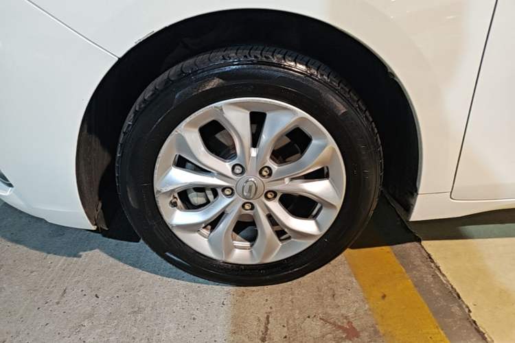 Used GAC Trumpchi GA4 2018 200T Automatic Luxury Edition Left Front Wheel Hub