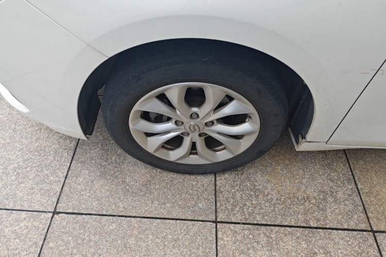 Used GAC Trumpchi GA4 2018 200T Automatic Luxury Edition Left Front Wheel Hub