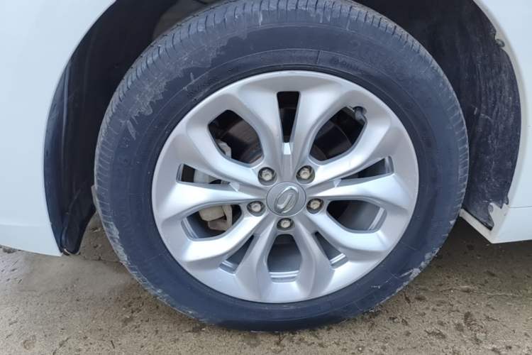 Used GAC Trumpchi GA4 2018 150N Automatic Luxury Edition Left Front Wheel Hub