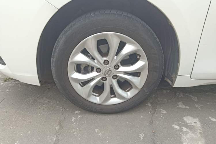 Used GAC Trumpchi GA4 2018 200T Automatic Luxury Edition Left Front Wheel Hub