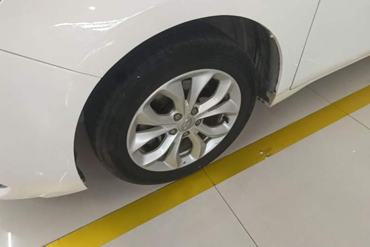 Used GAC Trumpchi GA4 2018 150N Automatic Luxury Edition Left Front Wheel Hub