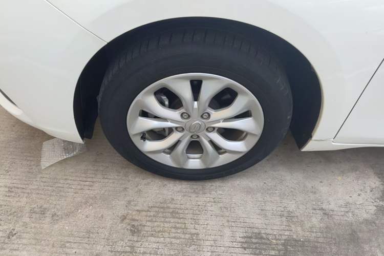 Used GAC Trumpchi GA4 2018 150N Automatic Luxury Edition Left Front Wheel Hub
