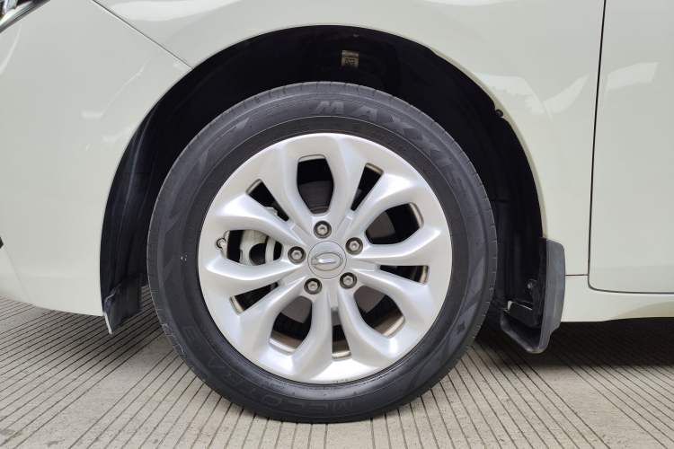 Used GAC Trumpchi GA4 2018 200T Automatic Luxury Edition Left Front Wheel Hub