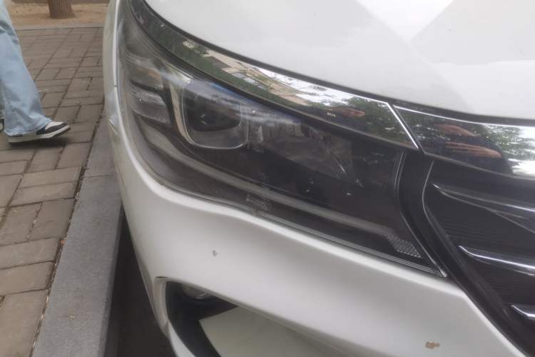 Used GAC Trumpchi GA4 2018 200T Automatic Luxury Edition Right Front Headlight