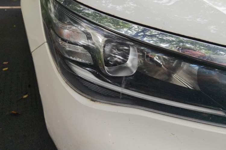 Used GAC Trumpchi GA4 2018 150N Automatic Luxury Edition Right Front Headlight