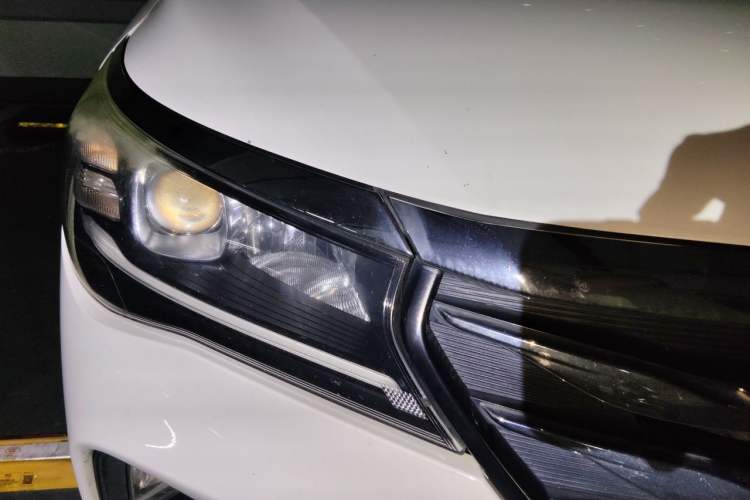 Used GAC Trumpchi GA4 2018 200T Automatic Luxury Edition Right Front Headlight