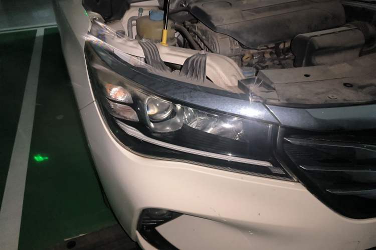 Used GAC Trumpchi GA4 2018 150N Automatic Luxury Edition Right Front Headlight