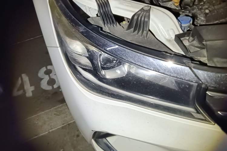 Used GAC Trumpchi GA4 2018 200T Automatic Prestige Edition Right Front Headlight
