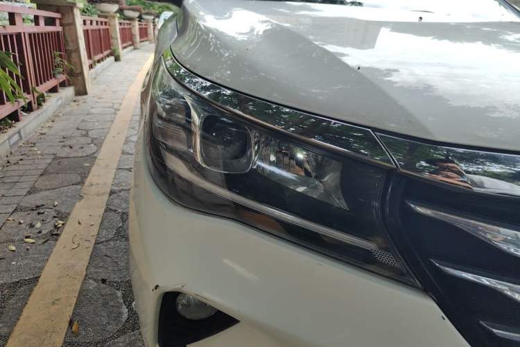 Used GAC Trumpchi GA4 2018 150N Automatic Luxury Edition Right Front Headlight