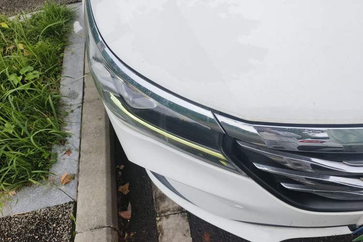 Used GAC Trumpchi GA4 2018 200T Automatic Luxury Edition Right Front Headlight