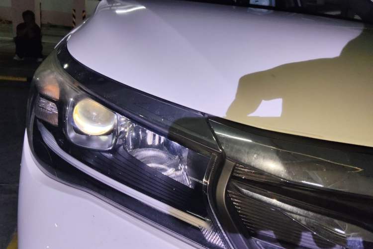Used GAC Trumpchi GA4 2018 200T Automatic Luxury Edition Right Front Headlight