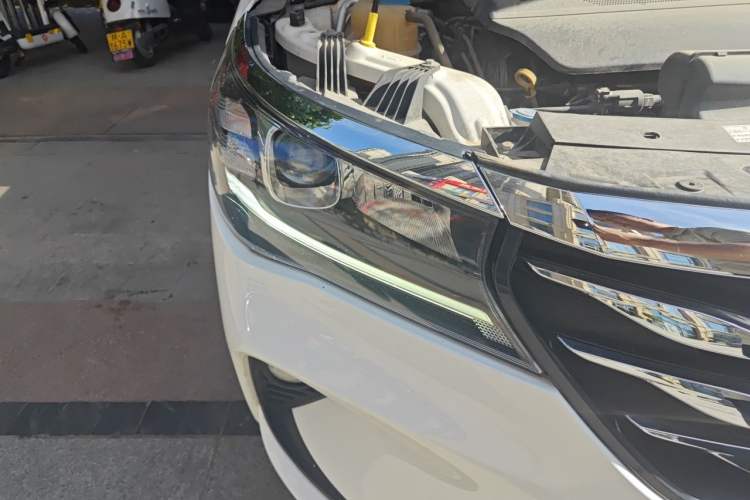 Used GAC Trumpchi GA4 2018 200T Automatic Luxury Edition Right Front Headlight