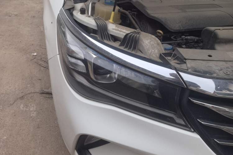 Used GAC Trumpchi GA4 2018 200T Automatic Prestige Edition Right Front Headlight