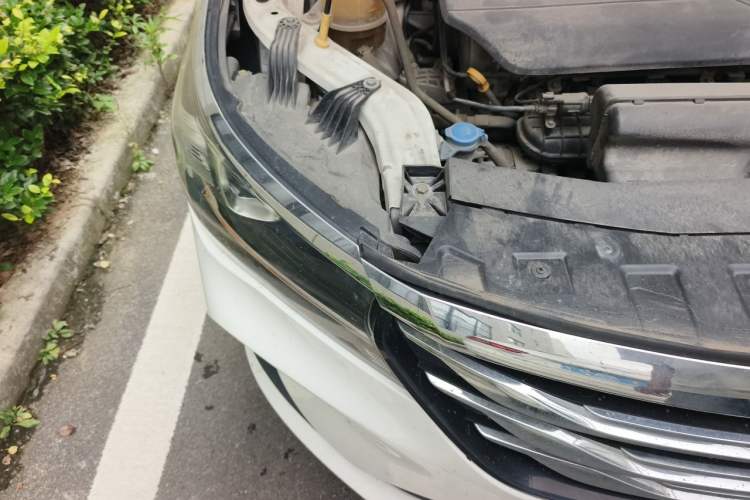 Used GAC Trumpchi GA4 2018 200T Manual Luxury Edition Right Front Headlight