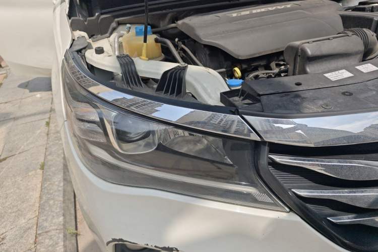 Used GAC Trumpchi GA4 2018 150N Automatic Luxury Edition Right Front Headlight