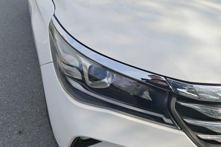 Used GAC Trumpchi GA4 2018 200T Automatic Luxury Edition Right Front Headlight