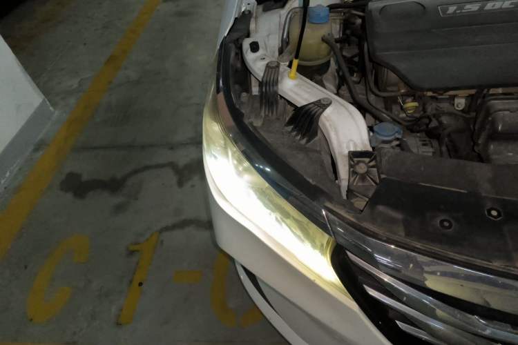 Used GAC Trumpchi GA4 2018 150N Automatic Luxury Edition Right Front Headlight