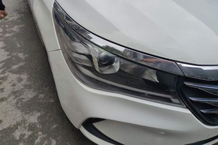 Used GAC Trumpchi GA4 2018 200T Automatic Luxury Edition Right Front Headlight