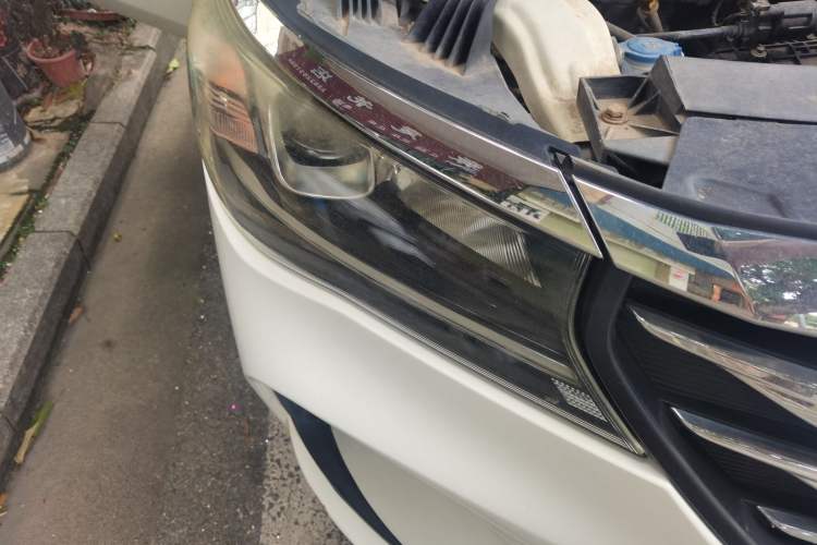 Used GAC Trumpchi GA4 2018 200T Automatic Luxury Edition Right Front Headlight