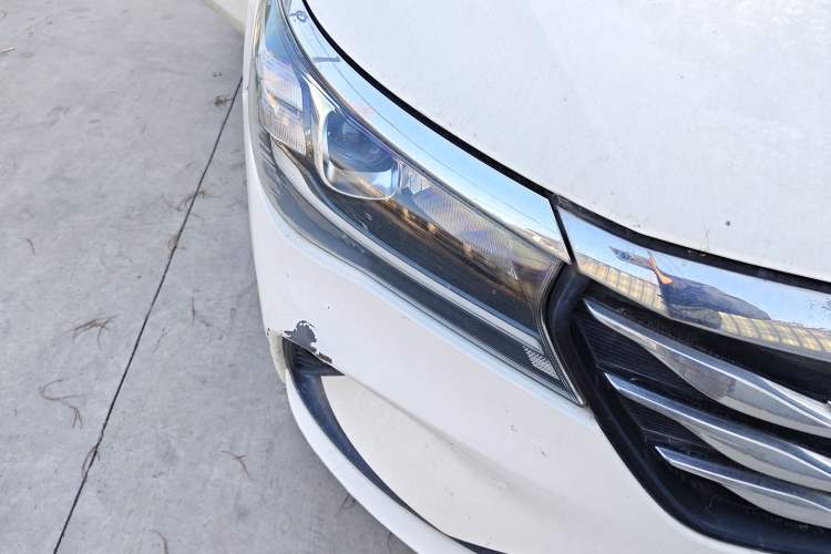 Used GAC Trumpchi GA4 2018 150N Automatic Luxury Edition Right Front Headlight