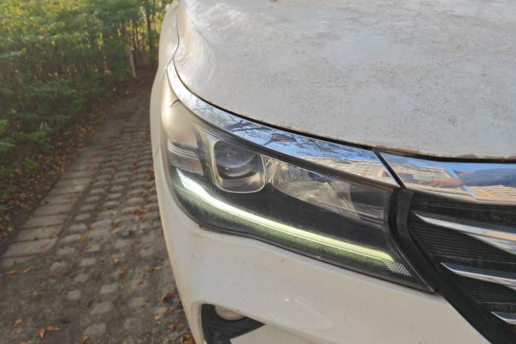 Used GAC Trumpchi GA4 2018 200T Automatic Luxury Edition Right Front Headlight