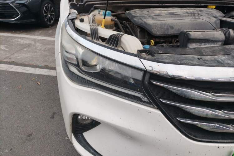 Used GAC Trumpchi GA4 2018 150N Automatic Luxury Edition Right Front Headlight